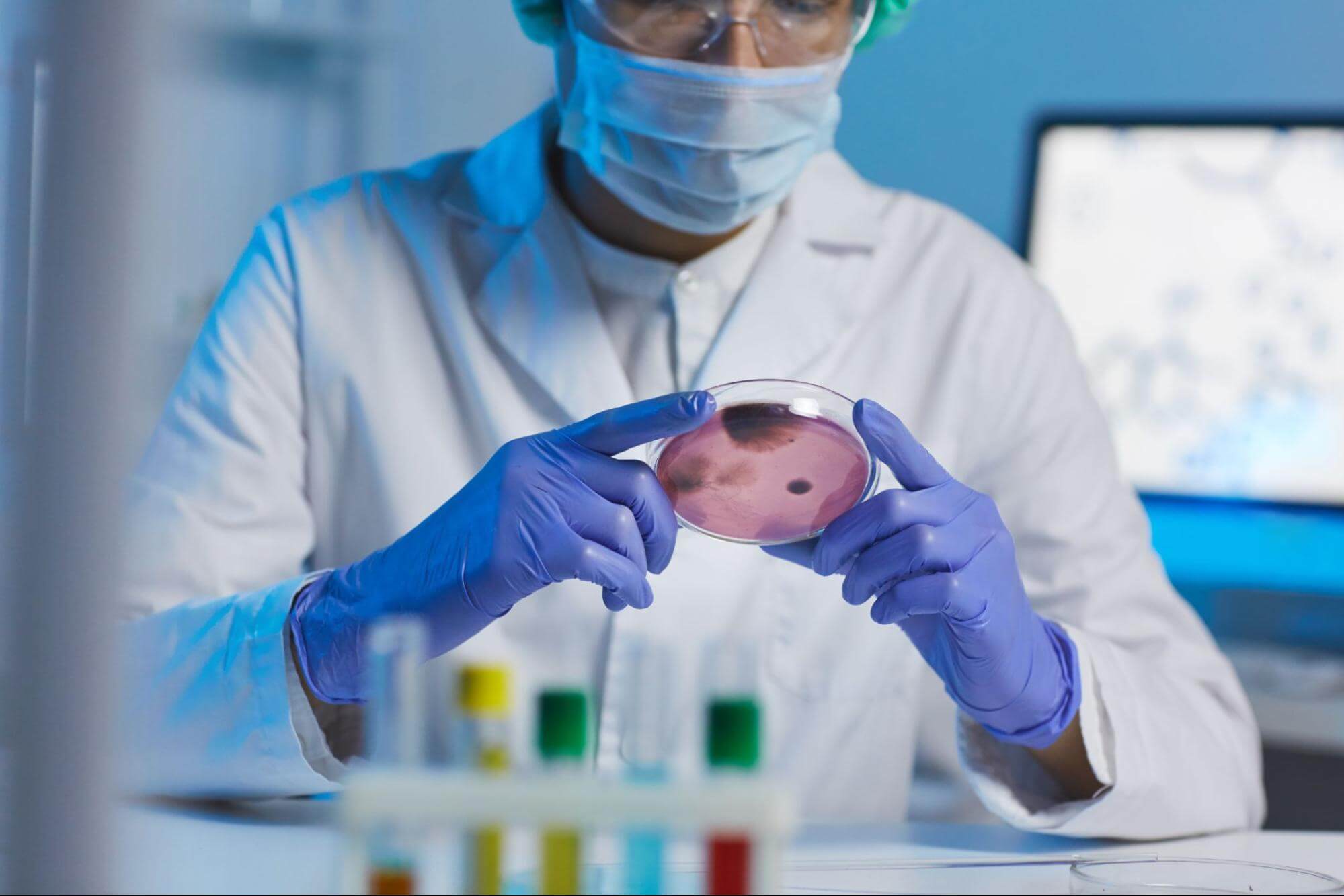 寵物幹細胞自存流程可分成採集、實驗室處理、長期冷凍保存3大階段